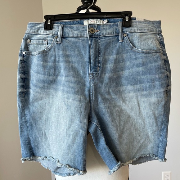Torrid new with tags size 18 Hi rise Fray city games shorts summer festival NWT - Picture 1 of 13